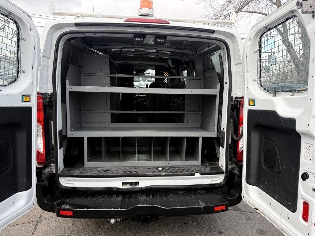 Ford Transit 250 Van Low Roof 60/40 Pass.130-in. WB 2015