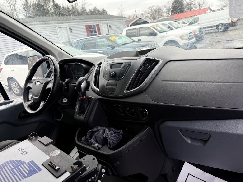 Ford Transit 250 Van Low Roof 60/40 Pass.130-in. WB 2015