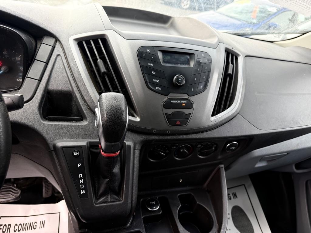 Ford Transit 250 Van Low Roof 60/40 Pass.130-in. WB 2015