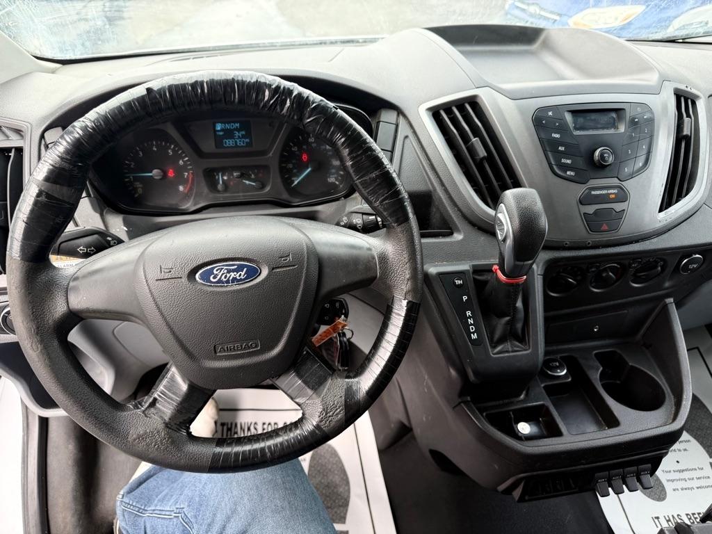 Ford Transit 250 Van Low Roof 60/40 Pass.130-in. WB 2015