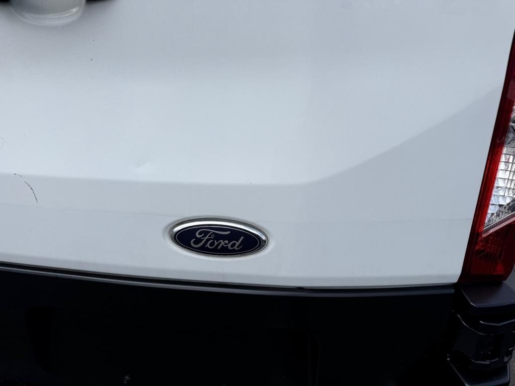 Ford Transit 250 Van Low Roof 60/40 Pass.130-in. WB 2015