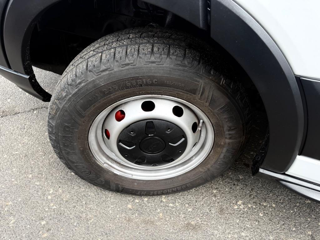 Ford Transit 250 Van Low Roof 60/40 Pass.130-in. WB 2015