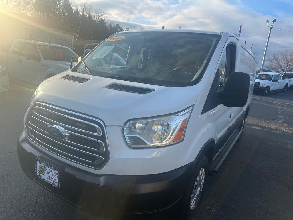 Ford Transit 250 Van Low Roof 60/40 Pass.130-in. WB 2016