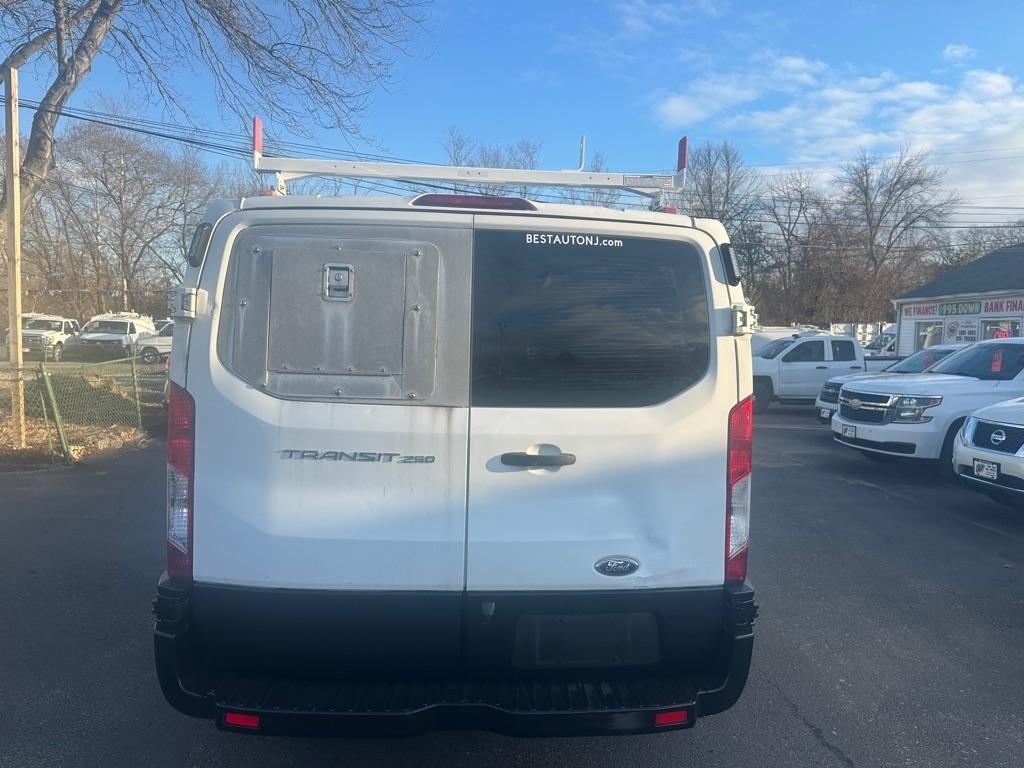 Ford Transit 250 Van Low Roof 60/40 Pass.130-in. WB 2016