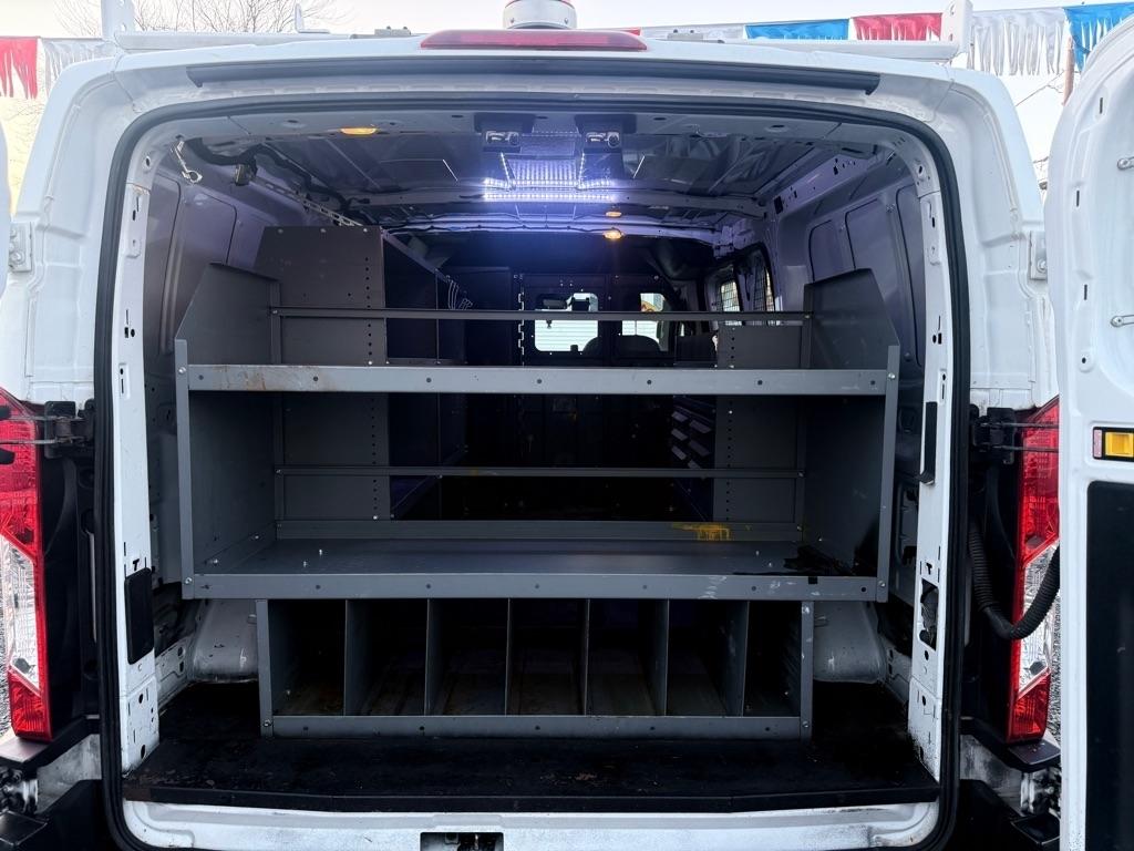 Ford Transit 250 Van Low Roof 60/40 Pass.130-in. WB 2016