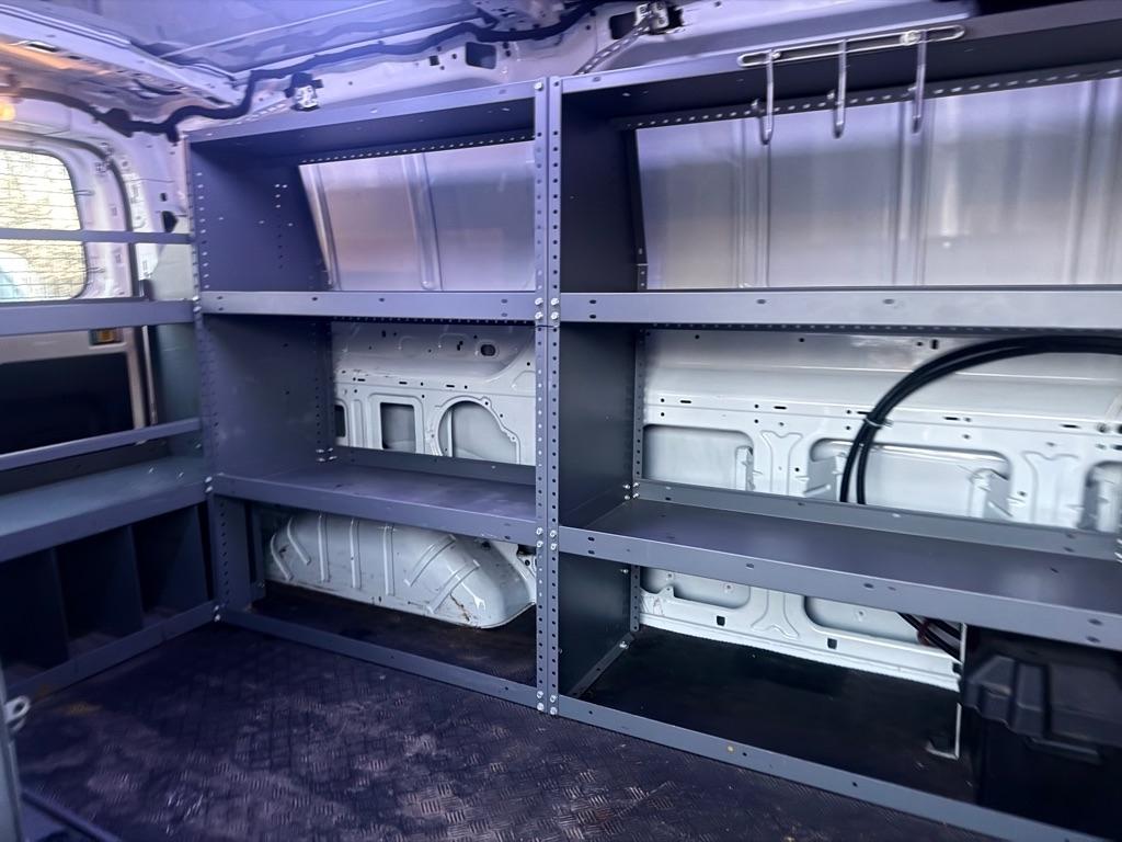 Ford Transit 250 Van Low Roof 60/40 Pass.130-in. WB 2016