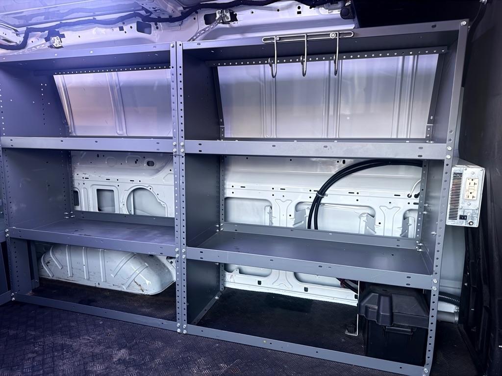 Ford Transit 250 Van Low Roof 60/40 Pass.130-in. WB 2016