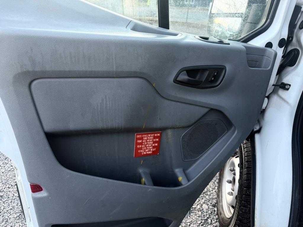 Ford Transit 250 Van Low Roof 60/40 Pass.130-in. WB 2016