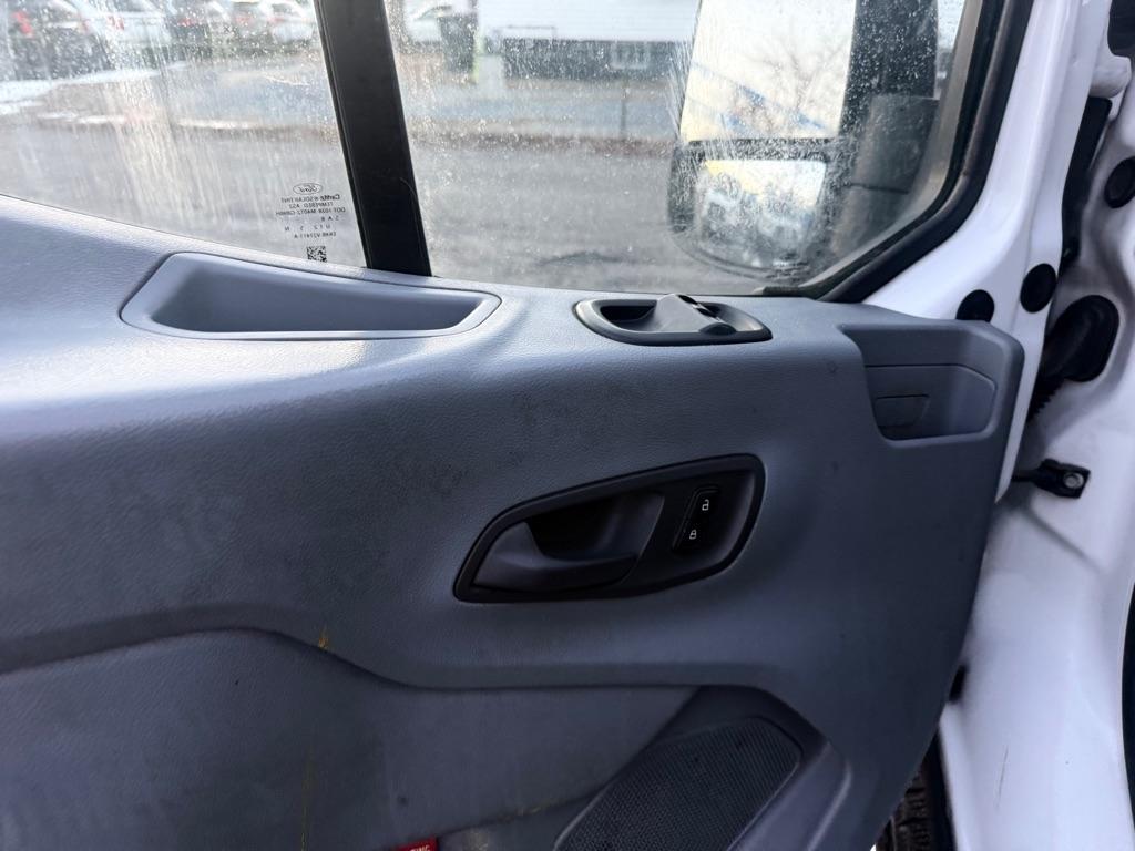Ford Transit 250 Van Low Roof 60/40 Pass.130-in. WB 2016
