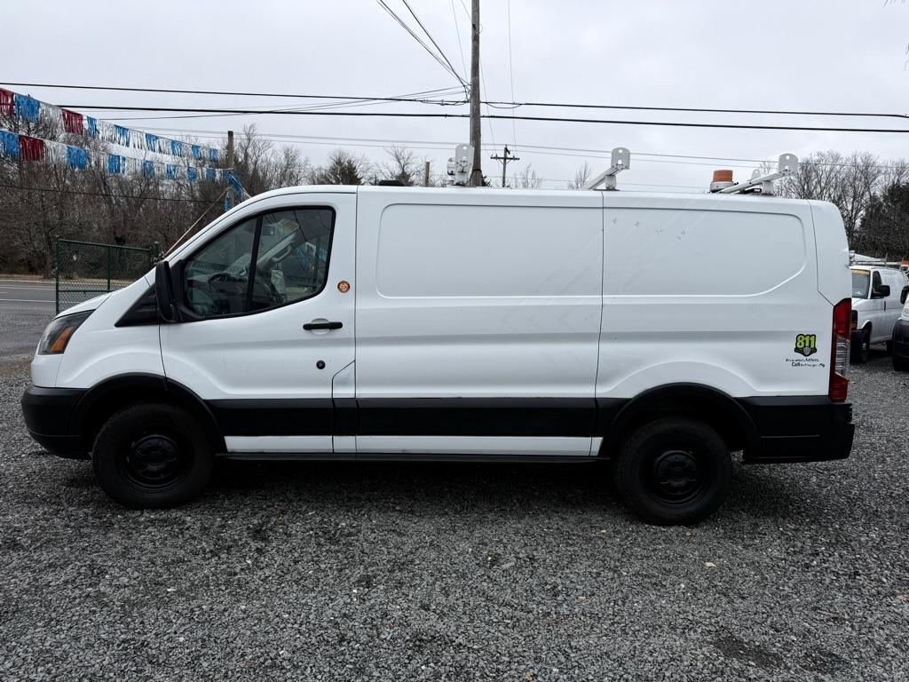 Ford Transit 250 Van Low Roof 60/40 Pass.130-in. WB 2016