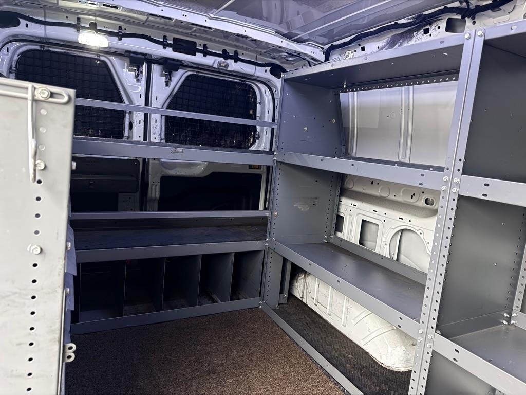 Ford Transit 250 Van Low Roof 60/40 Pass.130-in. WB 2016