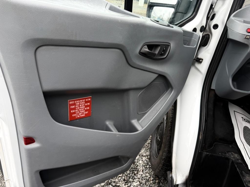 Ford Transit 250 Van Low Roof 60/40 Pass.130-in. WB 2016