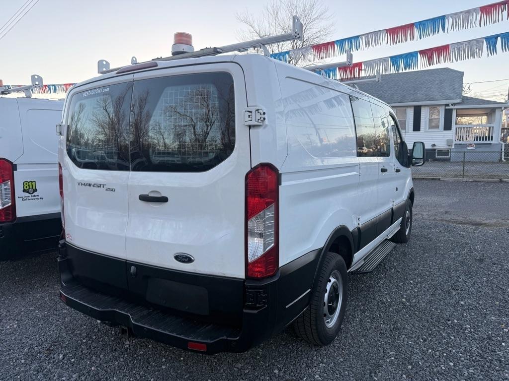 Ford Transit T-250 130" Low Rf 9000 GVWR Swing-Out RH Dr 2016