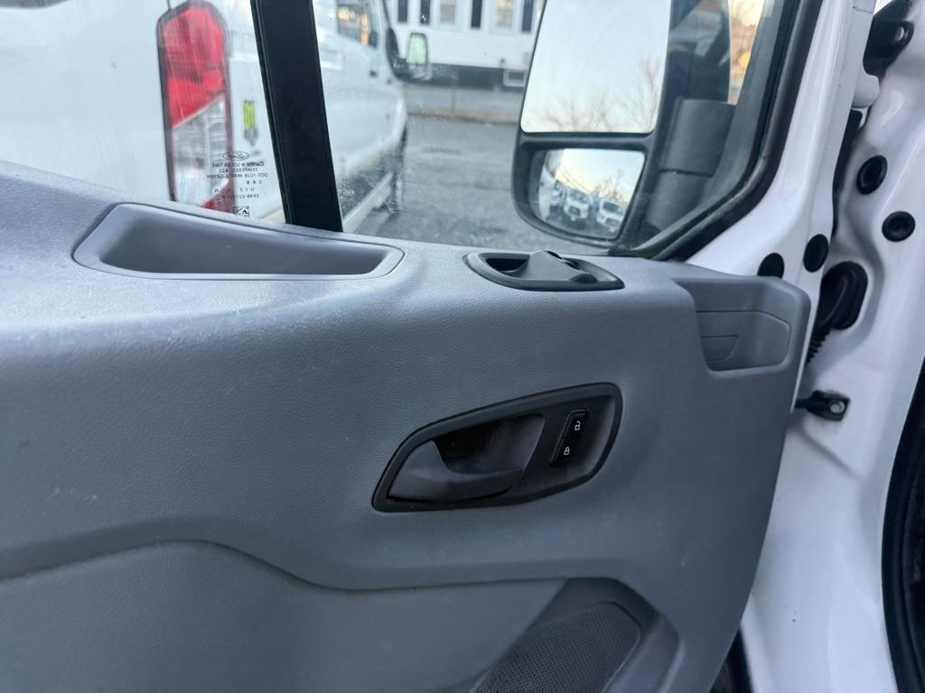 Ford Transit T-250 130" Low Rf 9000 GVWR Swing-Out RH Dr 2016