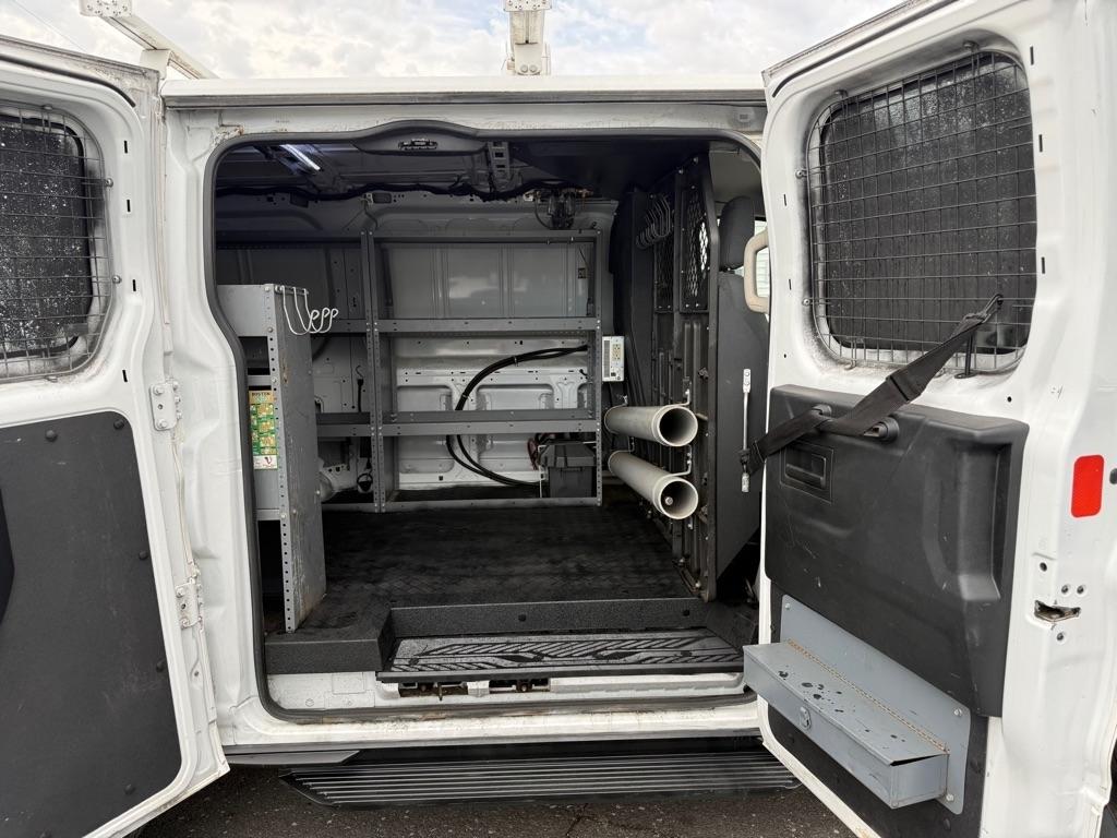 Ford Transit 250 Van Low Roof 60/40 Pass.130-in. WB 2016