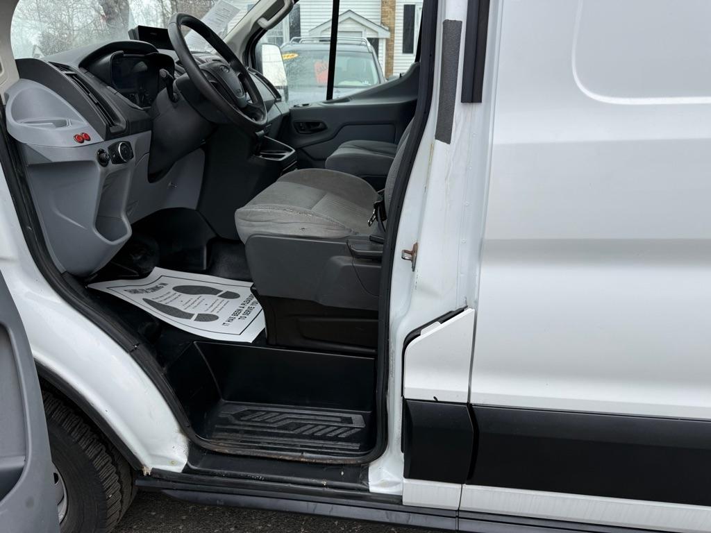 Ford Transit 250 Van Low Roof 60/40 Pass.130-in. WB 2016
