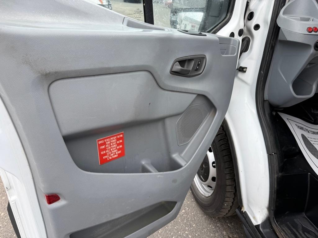 Ford Transit 250 Van Low Roof 60/40 Pass.130-in. WB 2016