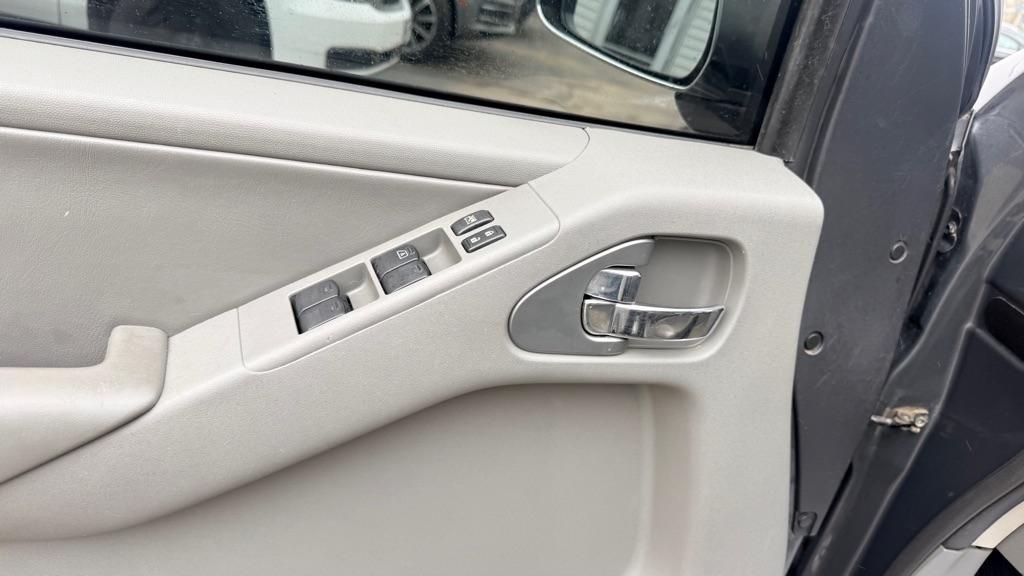 Nissan Frontier S Crew Cab 4WD 2013