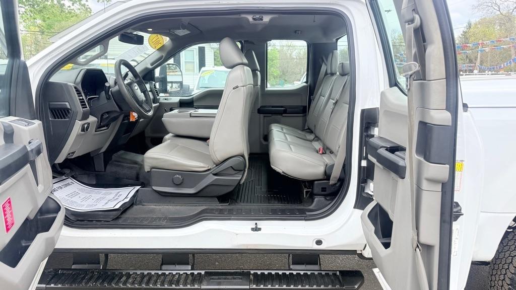 Ford F-250 SD XL SuperCab 4WD 2017
