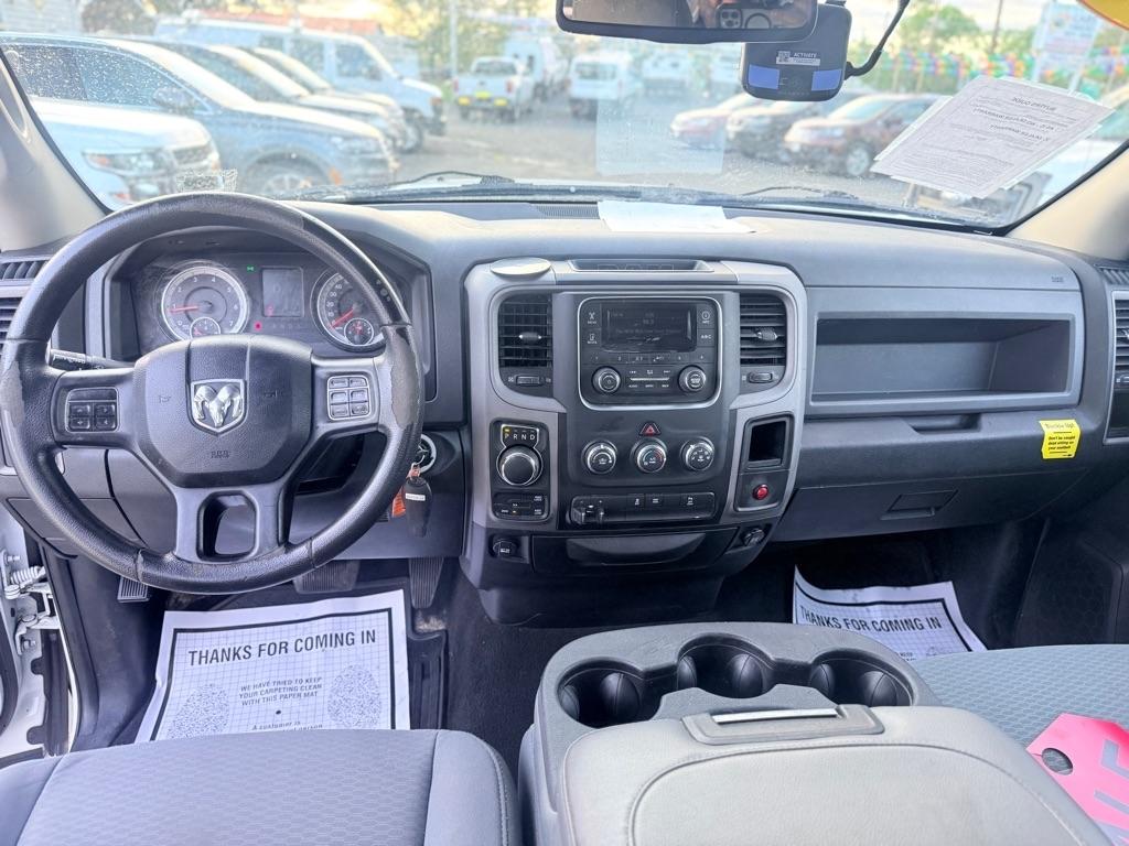 RAM 1500 Tradesman Quad Cab 4WD 2015