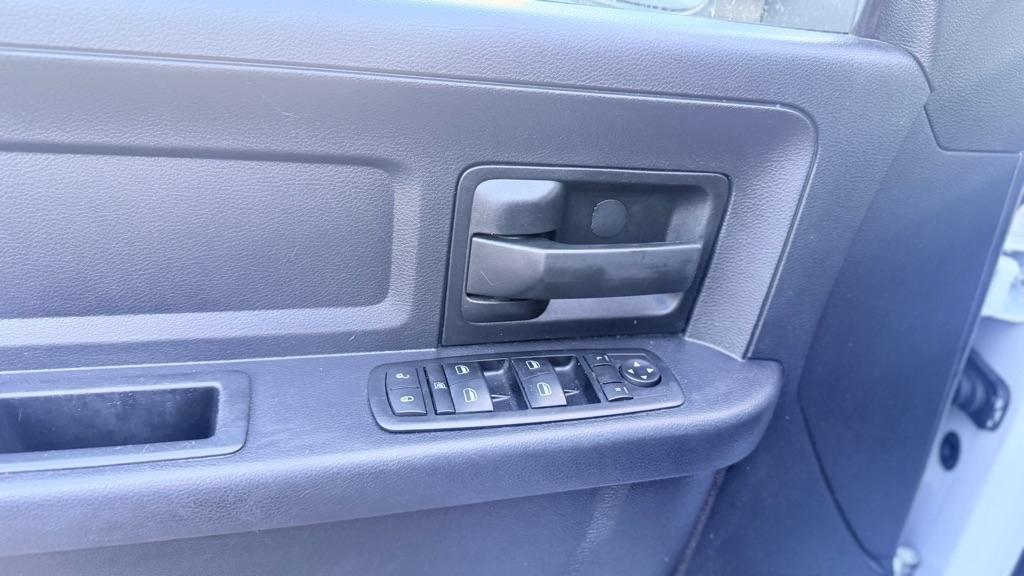 RAM 1500 Tradesman Quad Cab 4WD 2015