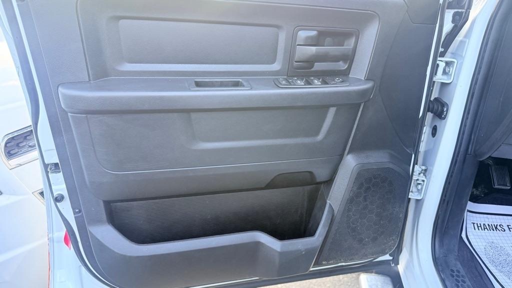 RAM 1500 Tradesman Quad Cab 4WD 2015