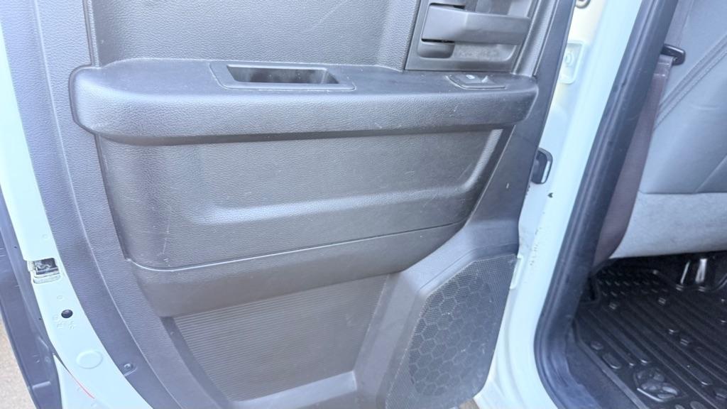 RAM 1500 Tradesman Quad Cab 4WD 2015