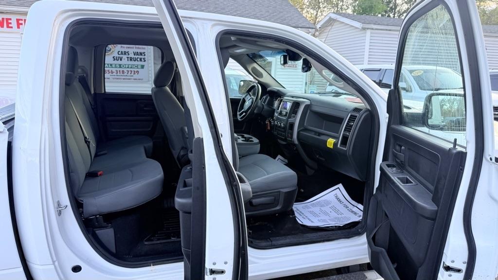 RAM 1500 Tradesman Quad Cab 4WD 2015