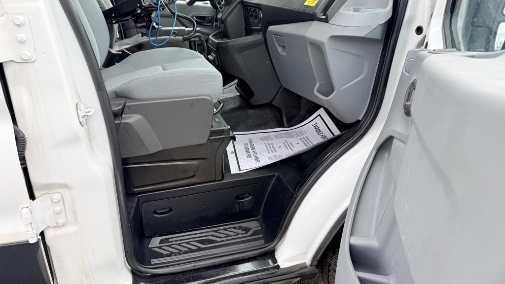 Ford Transit 250 Van Low Roof 60/40 Pass.130-in. WB 2016