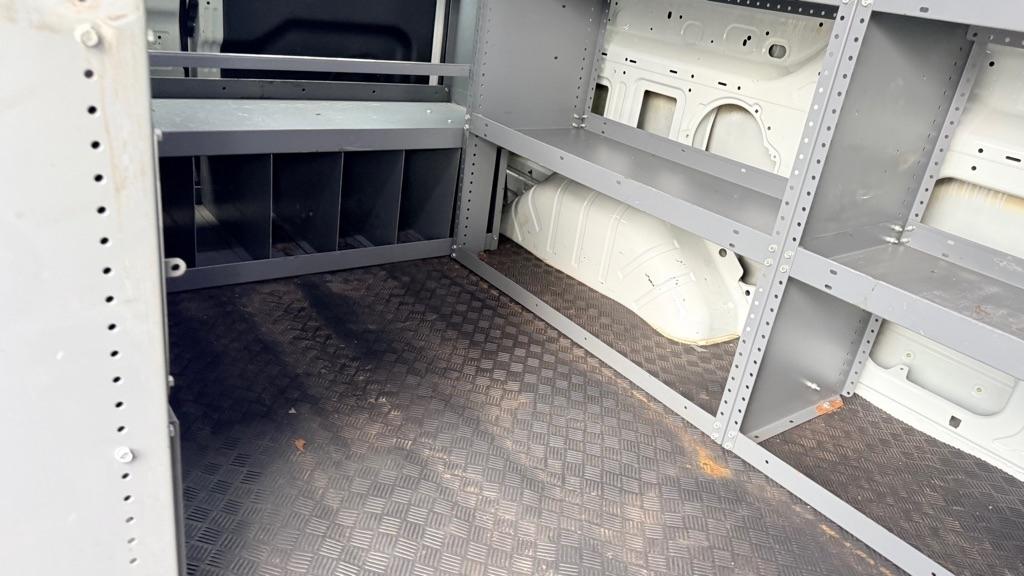 Ford Transit 250 Van Low Roof 60/40 Pass.130-in. WB 2016