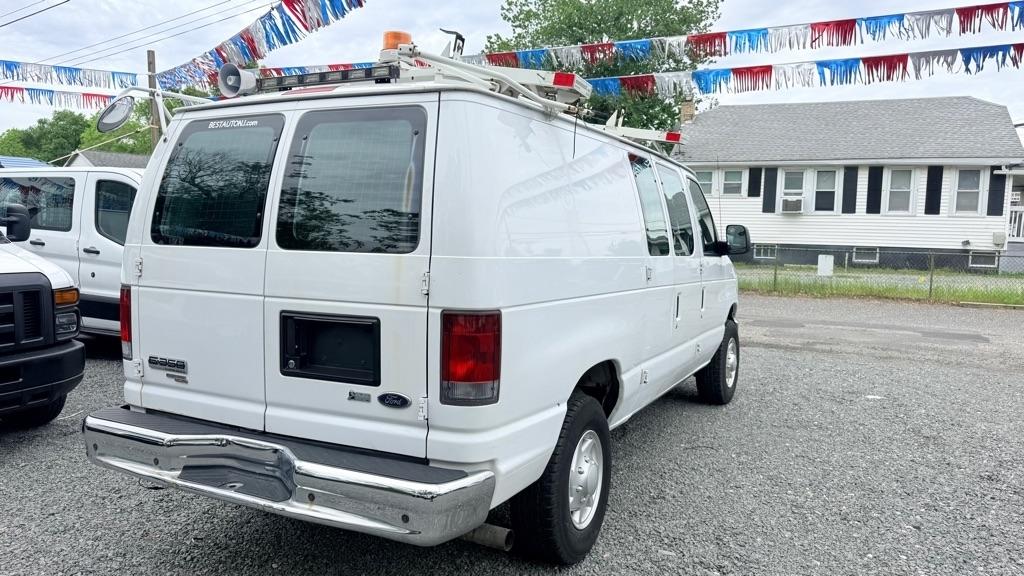 Ford Econoline E-350 Super Duty 2013