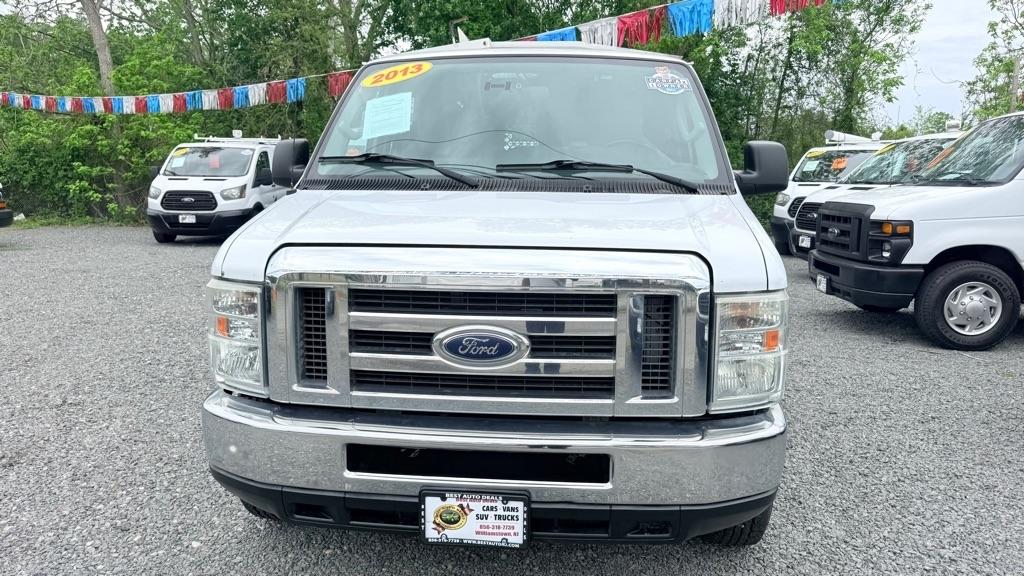 Ford Econoline E-350 Super Duty 2013
