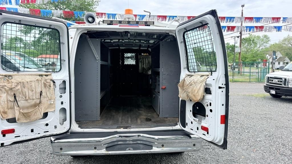 Ford Econoline E-350 Super Duty 2013