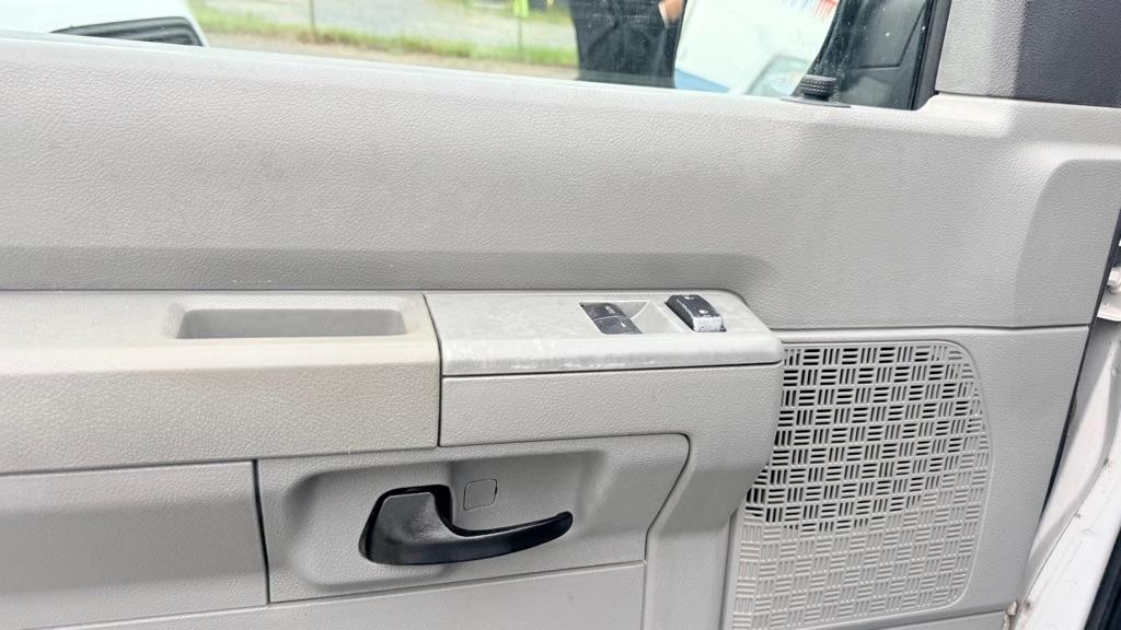 Ford Econoline E-350 Super Duty 2013