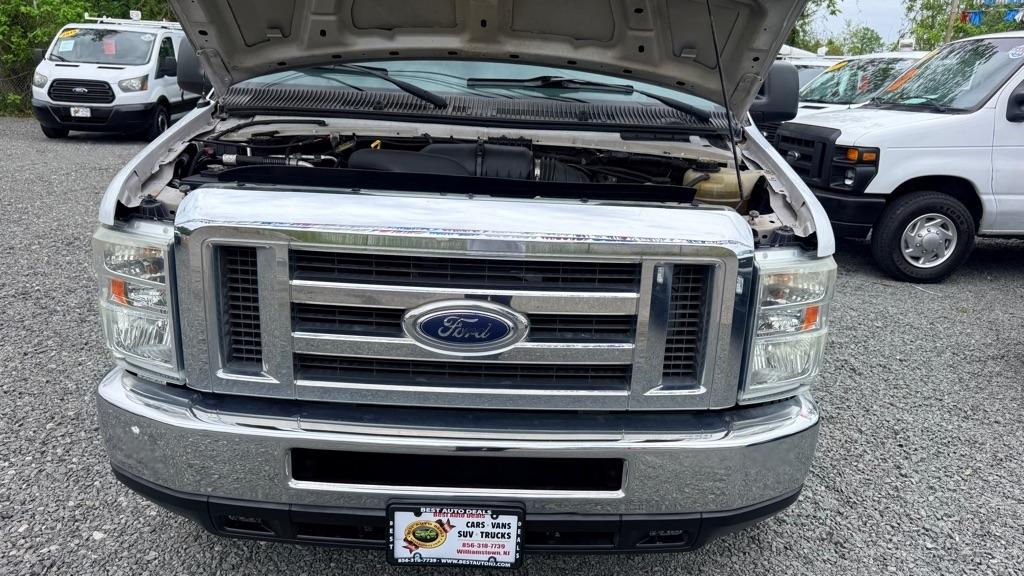 Ford Econoline E-350 Super Duty 2013