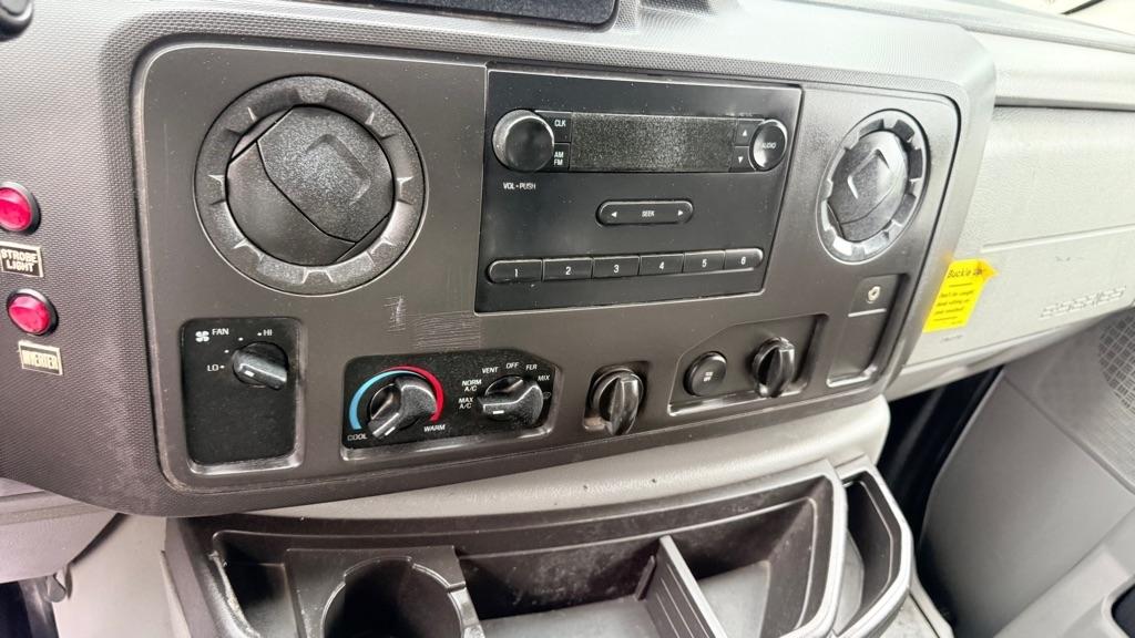 Ford Econoline E-350 Super Duty 2013