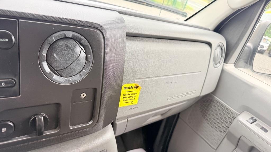 Ford Econoline E-350 Super Duty 2013