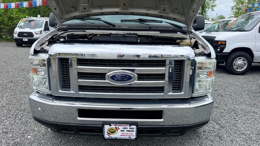 Ford Econoline E-350 Super Duty 2013