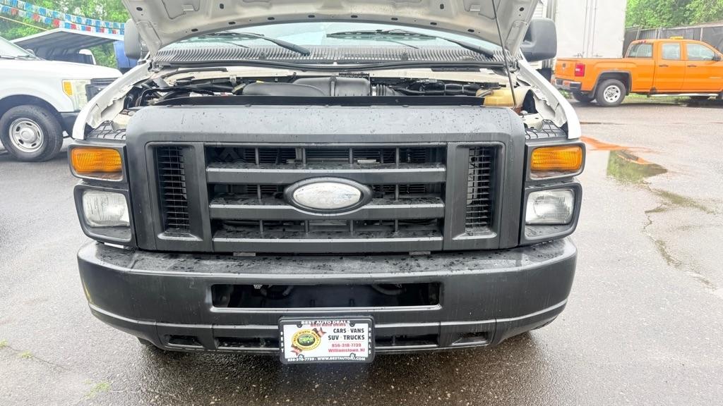 Ford Econoline E-350 Super Duty 2014