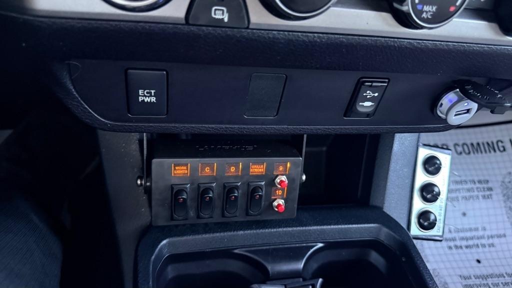 Toyota Tacoma SR5 Access Cab I4 6AT 4WD 2016