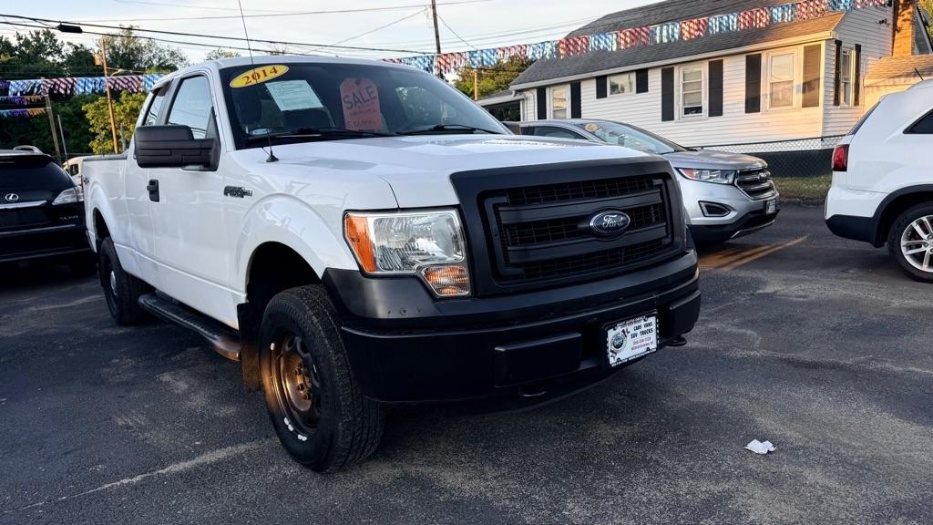 2014 Ford F-150 XL SuperCab 8-ft. Bed 4WD