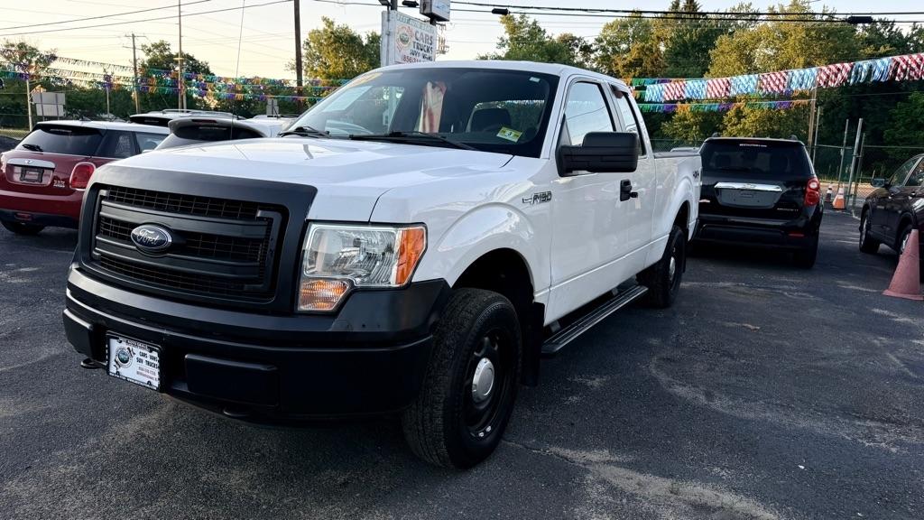 Ford F-150 XL SuperCab 8-ft. Bed 4WD 2014