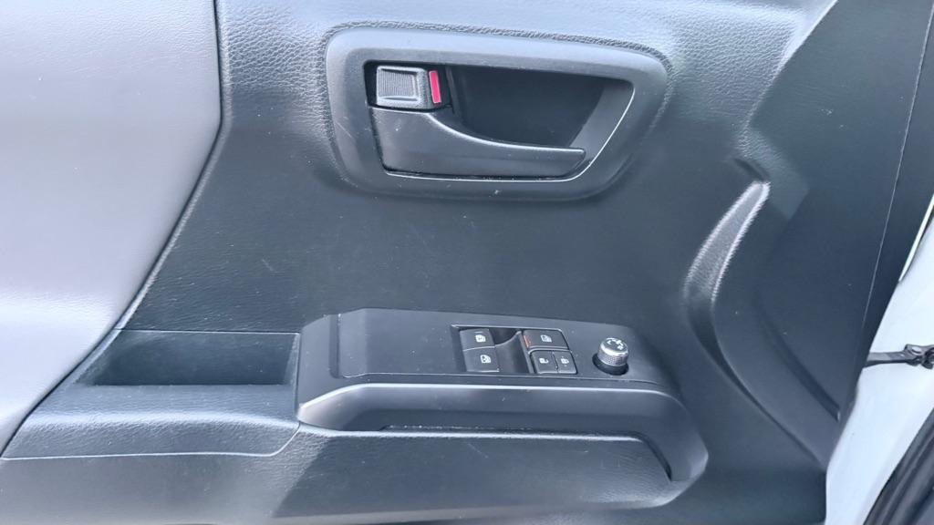 Toyota Tacoma SR5 Access Cab I4 6AT 4WD 2016