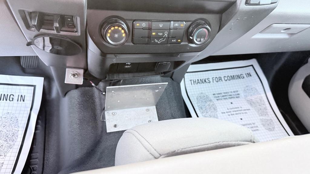 Ford F-350 SD Platinum 4WD Crew Cab 8' Box 2020