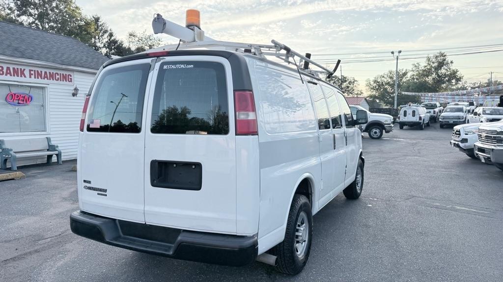 Chevrolet Express RWD 2500 135" 2011