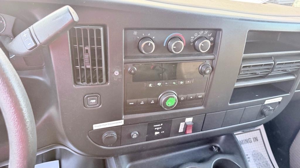 Chevrolet Express RWD 2500 135" 2011