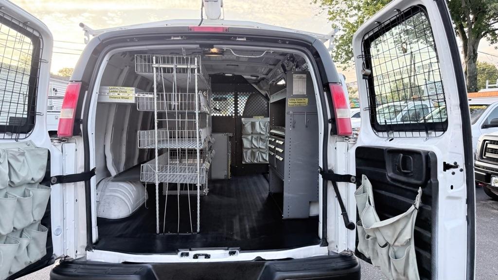 Chevrolet Express RWD 2500 135" 2011