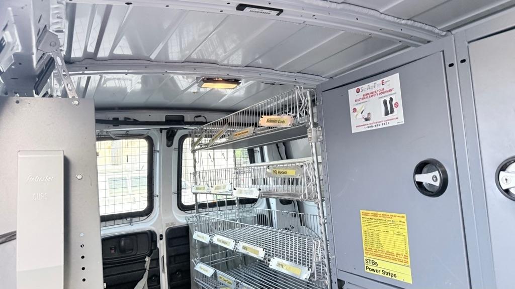 Chevrolet Express RWD 2500 135" 2011