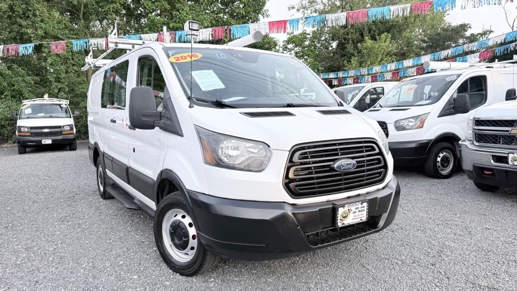 2016 Ford Transit 250 Van Low Roof 60/40 Pass.130-in. WB