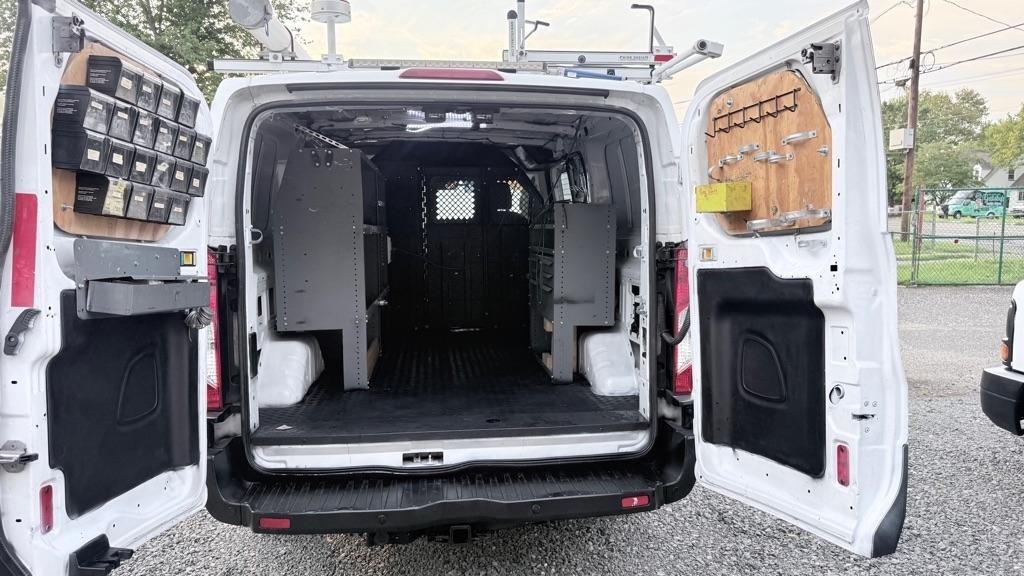 Ford Transit 250 Van Low Roof 60/40 Pass.130-in. WB 2016